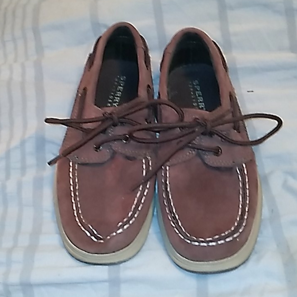 Boys size 2.5 Sperry top siders